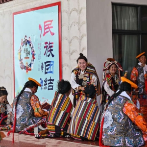 奋进强国路 阔步新征程｜同心奔赴优美出息——新中国建立75周年推进民族团 ...