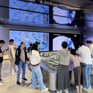 售楼处成黄金周最“烧钱”景点！上海新居项目破晓仍在认购转账，二手房中介 ...