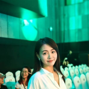 卢伟冰正式公布，Redmi也有玉人产物司理了，颜值不输宋紫薇 ...