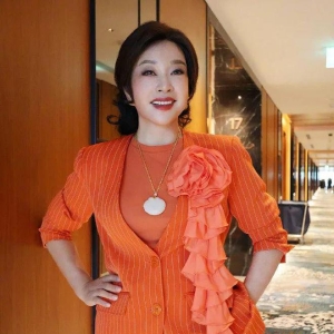 刘晓庆74岁生日，劳绩一大波网友爱评，让人看到她的“女王”精力 ...