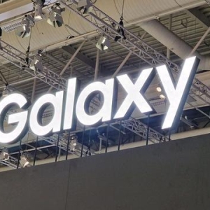 将来的高端三星手机大概会放弃\